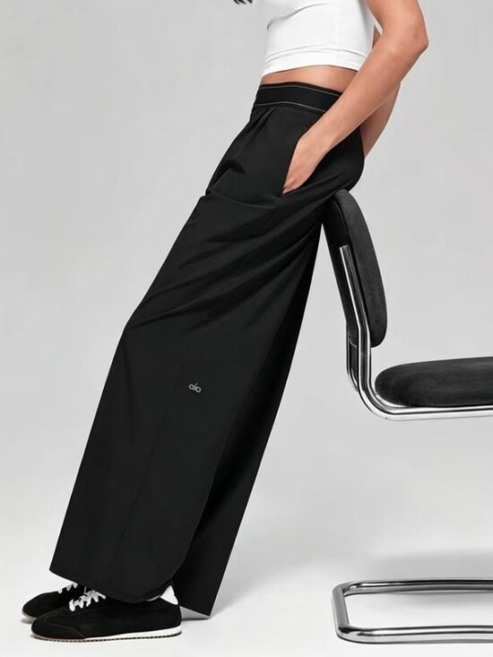 ALO Yoga Pants - NWT ALO Yoga Wide Leg Pants Black 💕 Everyday Comfor Suit Up Trouser